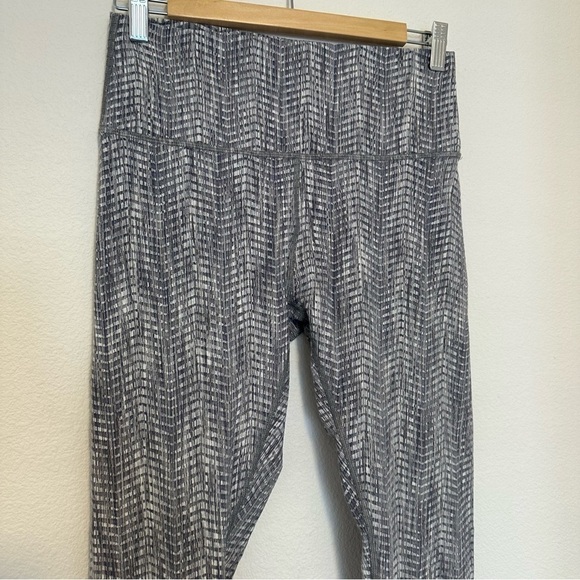 Lululemon Wunder Under Crop Leggings Arrow Jacquard Silver Spoon Gray Size 10 - Picture 4 of 10